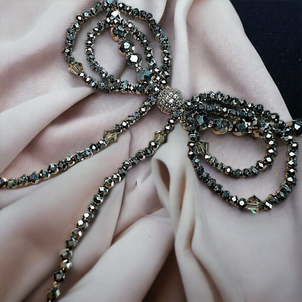 Sparkling bow grey
