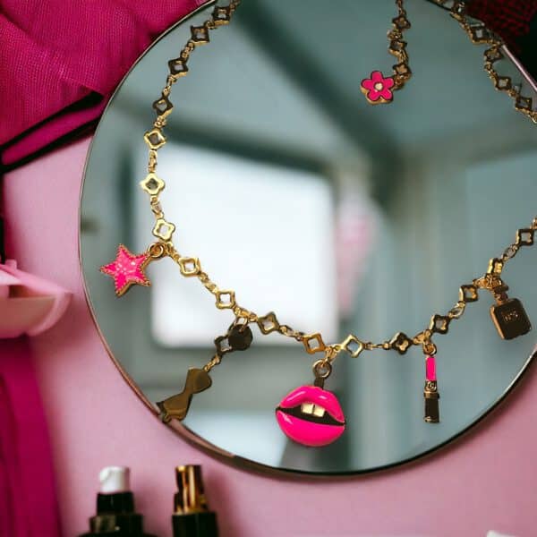Pink lips necklace