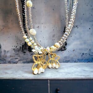 TEDDY bow necklace white symmetrical - Image 2
