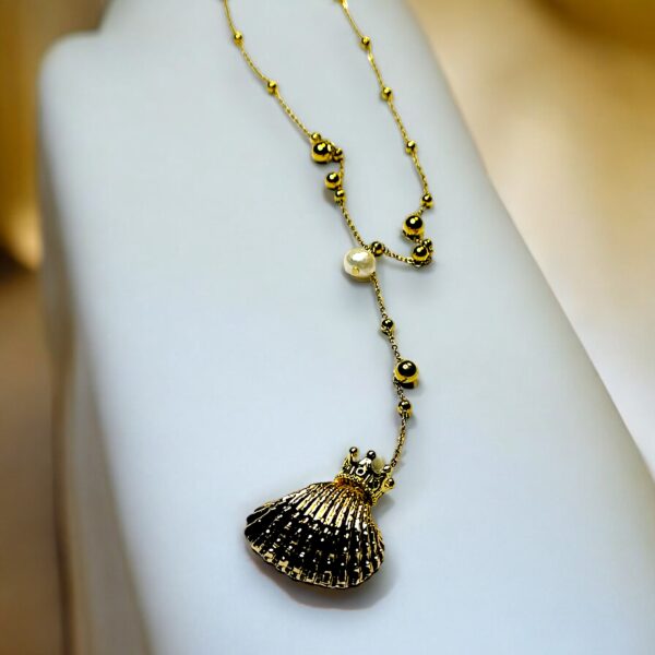 Glistening Shell Necklace