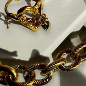 Nexus Noir Necklace - Image 3