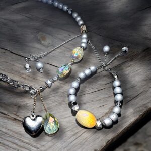 Amber Glow Armband - Image 3